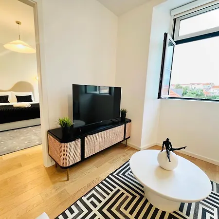 Lisbon Pink House Beautiful 2 Bedroom Flat In City Center Exterior photo