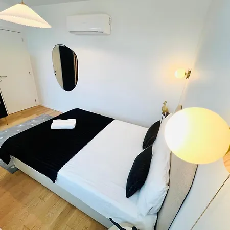Lisbon Pink House Beautiful 2 Bedroom Flat In City Center Exterior photo