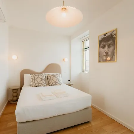 Lisbon Pink House Beautiful 2 Bedroom Flat In City Center Exterior photo