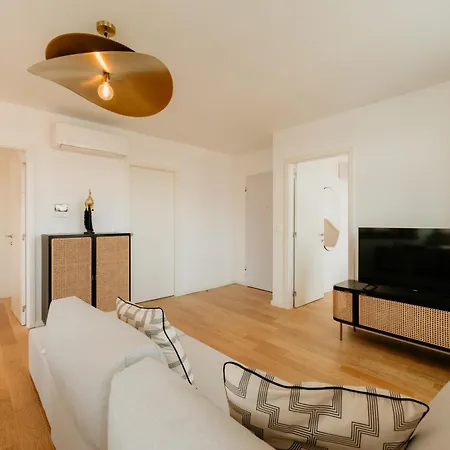 Lisbon Pink House Beautiful 2 Bedroom Flat In City Center Exterior photo